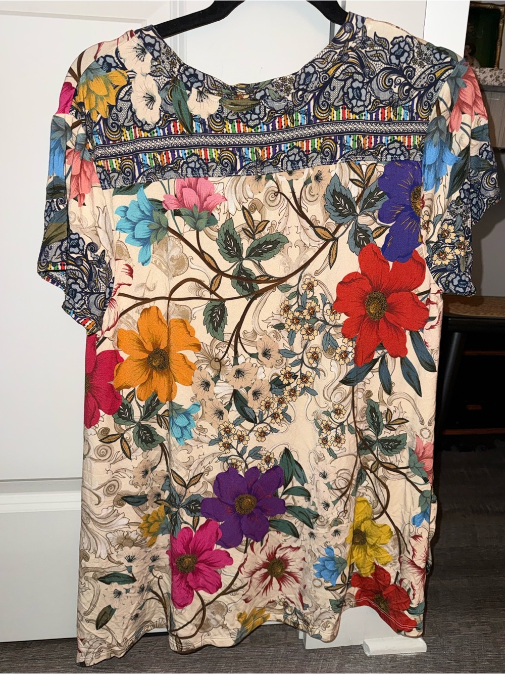 NWT Johnny Was Cream Floral Scoop Neck Long Sleeve Top - Picture 2 of 4